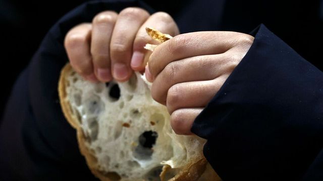 ++ Eurostat, in stima rischio povertà 2026 Italia stabile al 18,6% ++