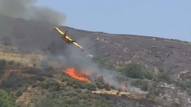 Avion care stingea incendii în Grecia, prăbușit
