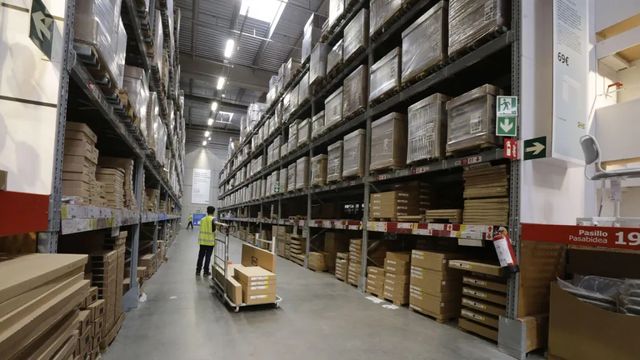 La patronal de Ikea o El Corte Inglés carga contra la reducción de jornada