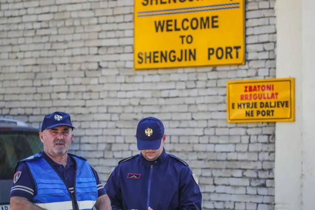 Avv. Corte Ue, 'cpr in Albania conformi, ma tutelare diritti migranti'