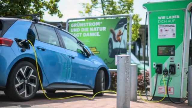 Moldova își propune 600 de puncte de încărcare și un parc auto electric și hibrid de 15% până în 2030
