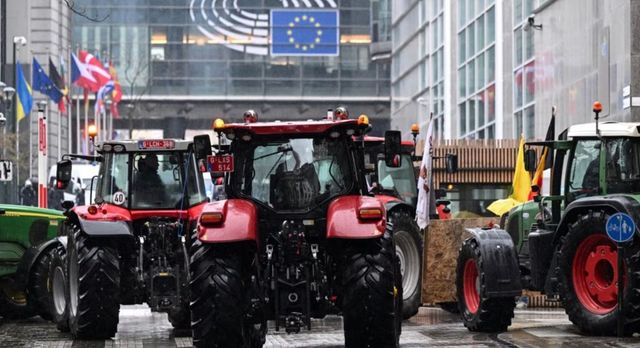 Mii de fermieri protestează la Bruxelles împotriva politicilor agricole UE și a acordului Mercosur