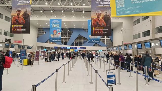 Traficul feroviar și cel aerian se desfășoară în condiții de ninsoare abundentă și viscol puternic