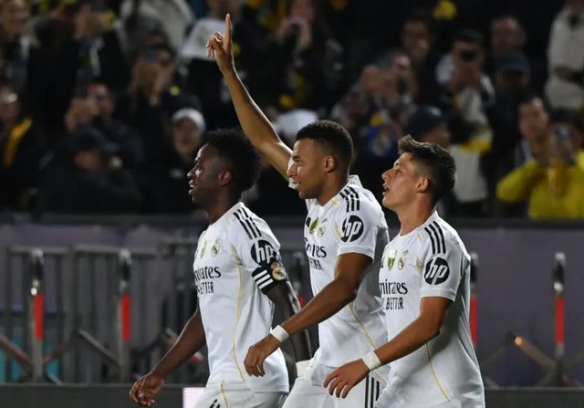 El Real Madrid mitiga el dolor de una 'manita' con otra 'manita'