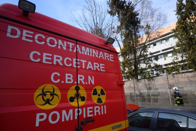 Mai mulți elevi au ajuns la spital după ce un coleg a pulverizat spray lacrimogen într-un liceu din Petroșani