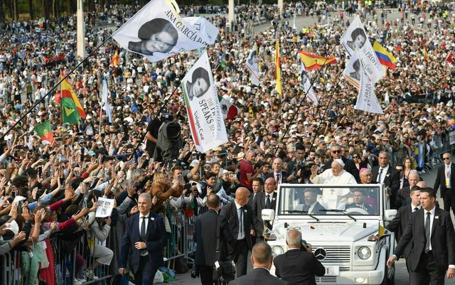 Papa a vizitat sanctuarul Fatima din Portugalia, dar nu a ținut un discurs în fața mulțimii