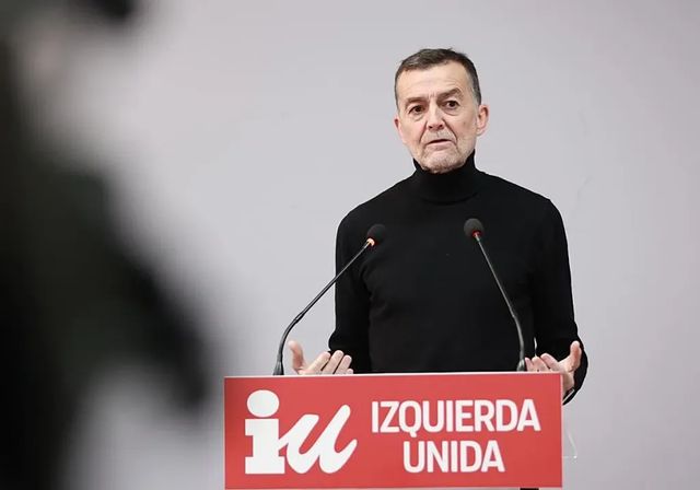 IU pide superar la marca Sumar marcar postura ante un PSOE «atlantista y neoliberal»