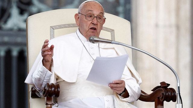 Pope Francis uses vulgar Italian word to refer to LGBT people