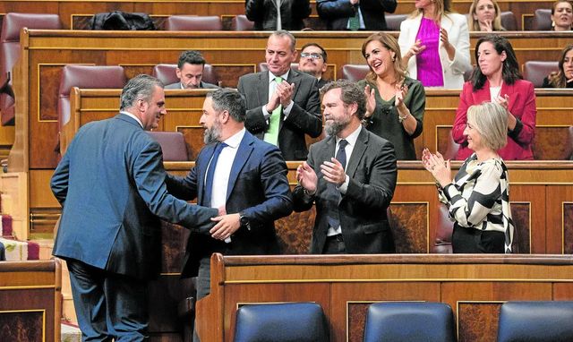 Vox expulsa a Ortega Smith, que recurrirá ante la justicia