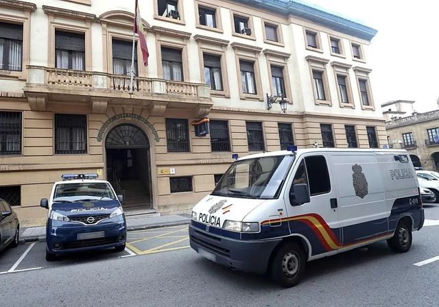 El árbitro asturiano arrestado por violar a una prostituta, detenido de nuevo por agredir a su expareja