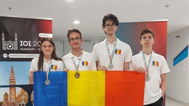 Patru elevi români, medaliați cu argint și de bronz la Olimpiada Internațională de Informatică din Ungaria
