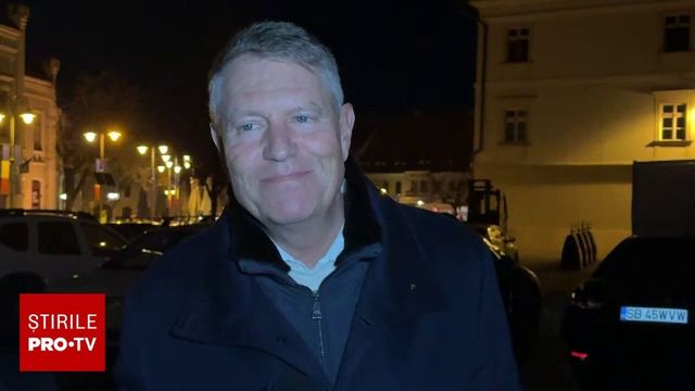 Cum au sărbătorit Învierea catolicii din România. Mesajul transmis de Klaus Iohannis la ieșirea de la slujbă