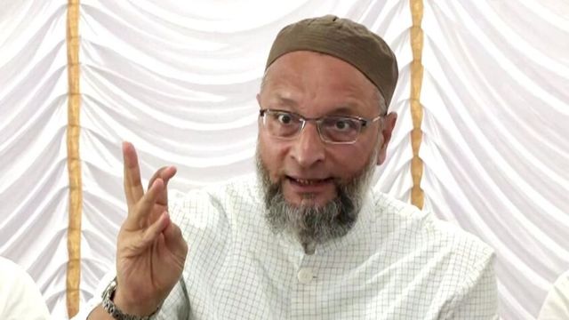 'Your ancestors wrote love letters to British': Owaisi hits out at Fadnavis over 'vote jihad' remark