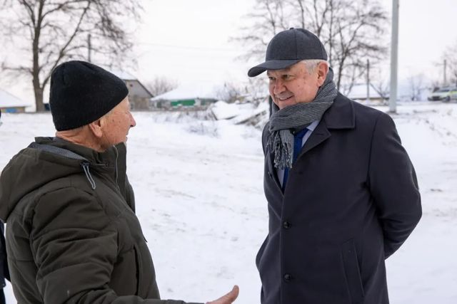 Alexandru Munteanu a vizitat un meșter pietrar din Cosăuți