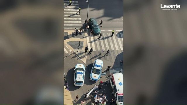 Muere una niña de seis años tras ser atropellada por una ambulancia en el centro de València