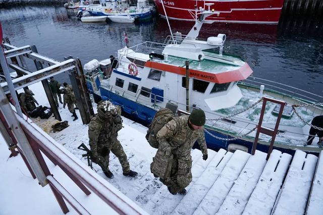 Dinamarca busca ayuda militar para Groenlandia