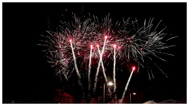 Ministerul Mediului analizează limitarea focurilor de artificii în perioada sărbătorilor