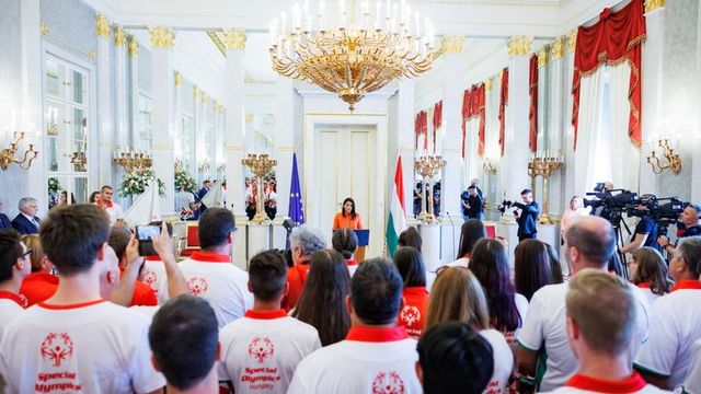 A Sándor-palotában tették le az esküt a nyári Speciális Olimpiára induló magyar csapat tagjai
