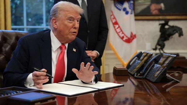 Donald Trump a declarat că va impune taxe vamale de 25% pe importurile din Uniunea Europeană