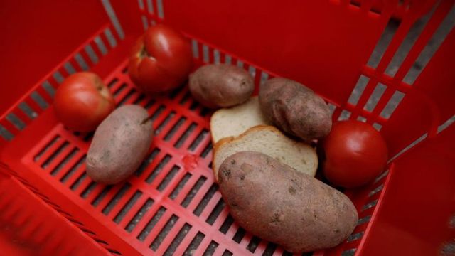 Bolojan discută cu sindicatele și patronatele despre salariul minim pentru anul 2026