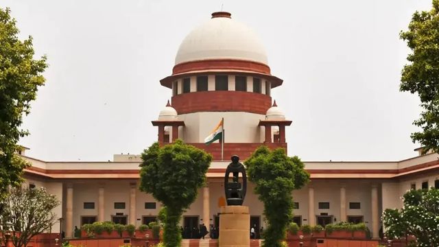 Supreme Court asks CBSE not to introduce third language in Class 9
