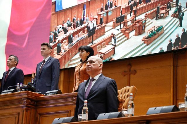 PNL face scut în jurul lui Bolojan. Liberalii amenință că rup Coaliția cu PSD dacă Guvernul cade