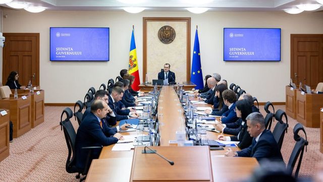 Guvernul le răspunde profesorilor nemulțumiți de noua lege a salarizării