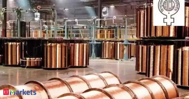 Hindustan Copper falls as govt offers 10% discount