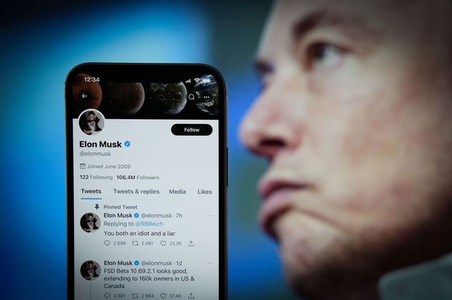 Elon Musk amenință Apple că va interzice iPhone-urile și Mac-urile în companiile sale