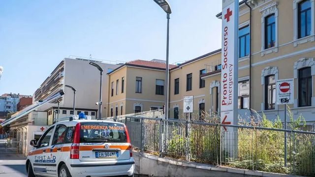 Milano, autista ha malore e col furgone investe 4 pedoni: un morto