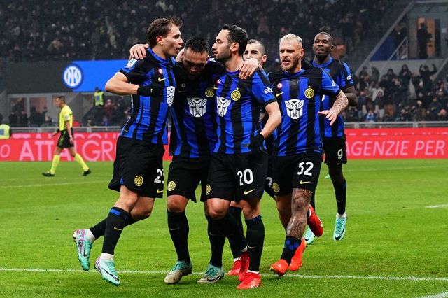 Inter-Udinese 4-0, i nerazzurri calano il poker e tornano in vetta