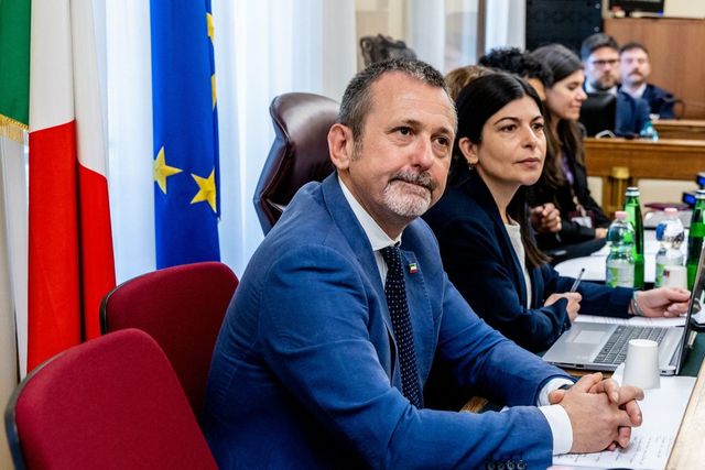 Delmastro, la procura chiede alla Camera di acquisire le chat con Caroccia