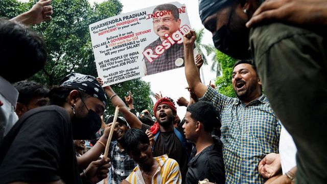 India,gli scarafaggi fanno dimettere il ministro dell’Istruzione