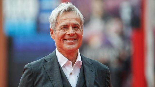 Claudio Baglioni annulla il tour: ha la polmonite