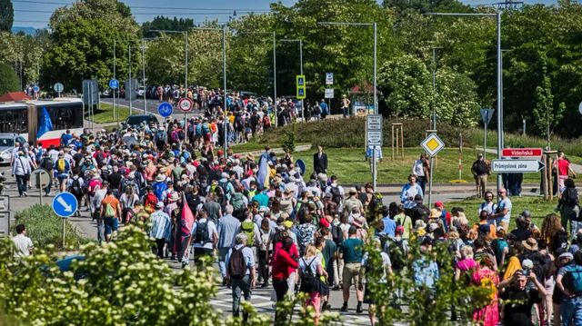 Dva tisíce lidí přijely do Pohořelic, aby se vydaly na Pouť smíření