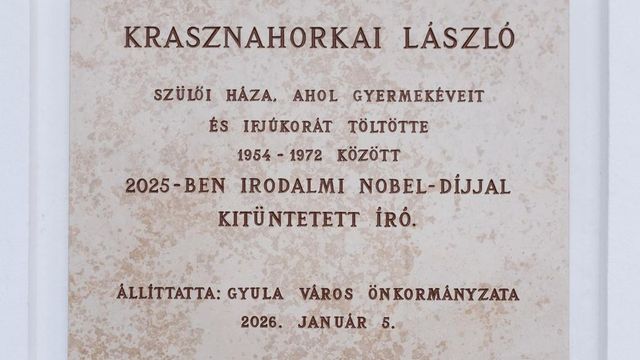 Emléktáblát kapott Krasznahorkai László