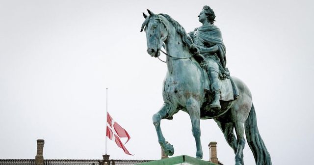 Ruská fregata světlicemi těsně minula dánský vojenský vrtulník, uvedla Kodaň