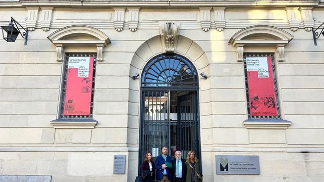 Un tribunal suspende declarar la sede de la Comunidad Madrid como lugar de memoria antifranquista