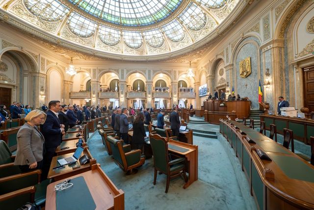 Senatul a adoptat proiectul privind reducerea la 300 a numărului de parlamentari