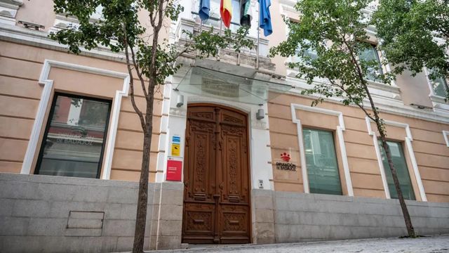 La jueza urge a la Diputación de Badajoz a aportar la descripción de funciones del puesto del hermano de Sánchez