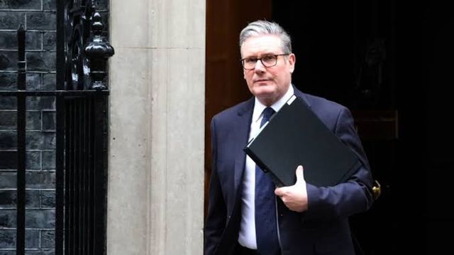 Fostul premier britanic Keir Starmer a renunțat la mandatul său de deputat
