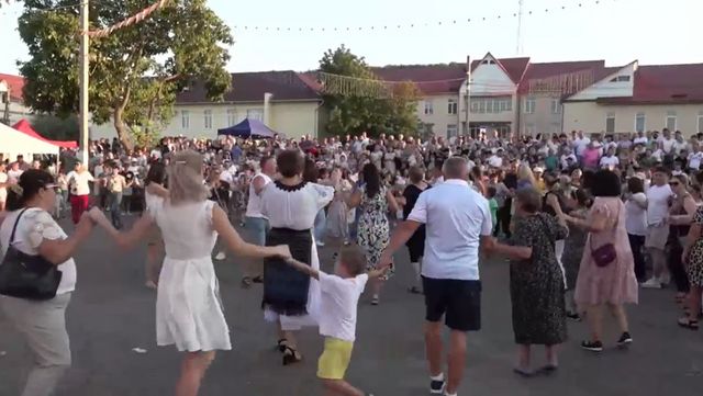 Incident grav la un parc de distracții din Costești: Șapte copii au fost răniți după prăbușirea unui carusel