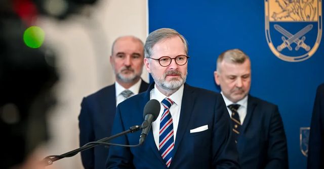 Premiér Fiala řešil nejasnosti mezi vedením ministerstva obrany a organizátory sbírky na drony