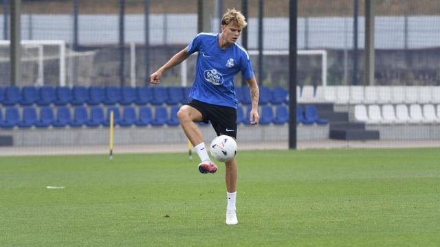Jonathan Asp Jensen ya entrena con el Deportivo en Abegondo