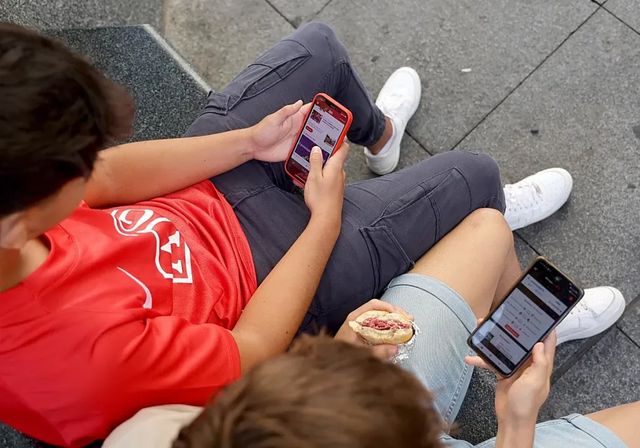 Dos de cada tres agresores sexuales 'online' de menores son conocidos o familiares