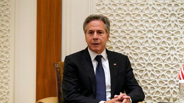 Blinken meets Saudi Crown Prince, calls for pressure on Hamas to release hostages
