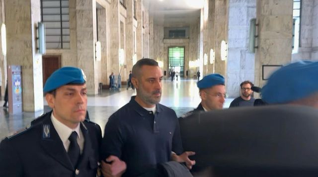 Rogoredo, il legale di Cinturrino: "Palese inattendibilità dei testimoni"