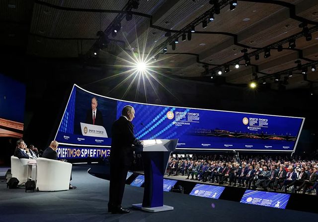 Los empresarios alemanes regresan al foro económico de Putin