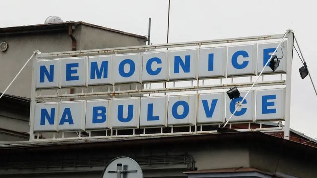 Pacientka na Bulovce utrpěla popáleniny při císařském řezu
