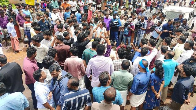 Chief Minister condoles student electrocuted in Kollam